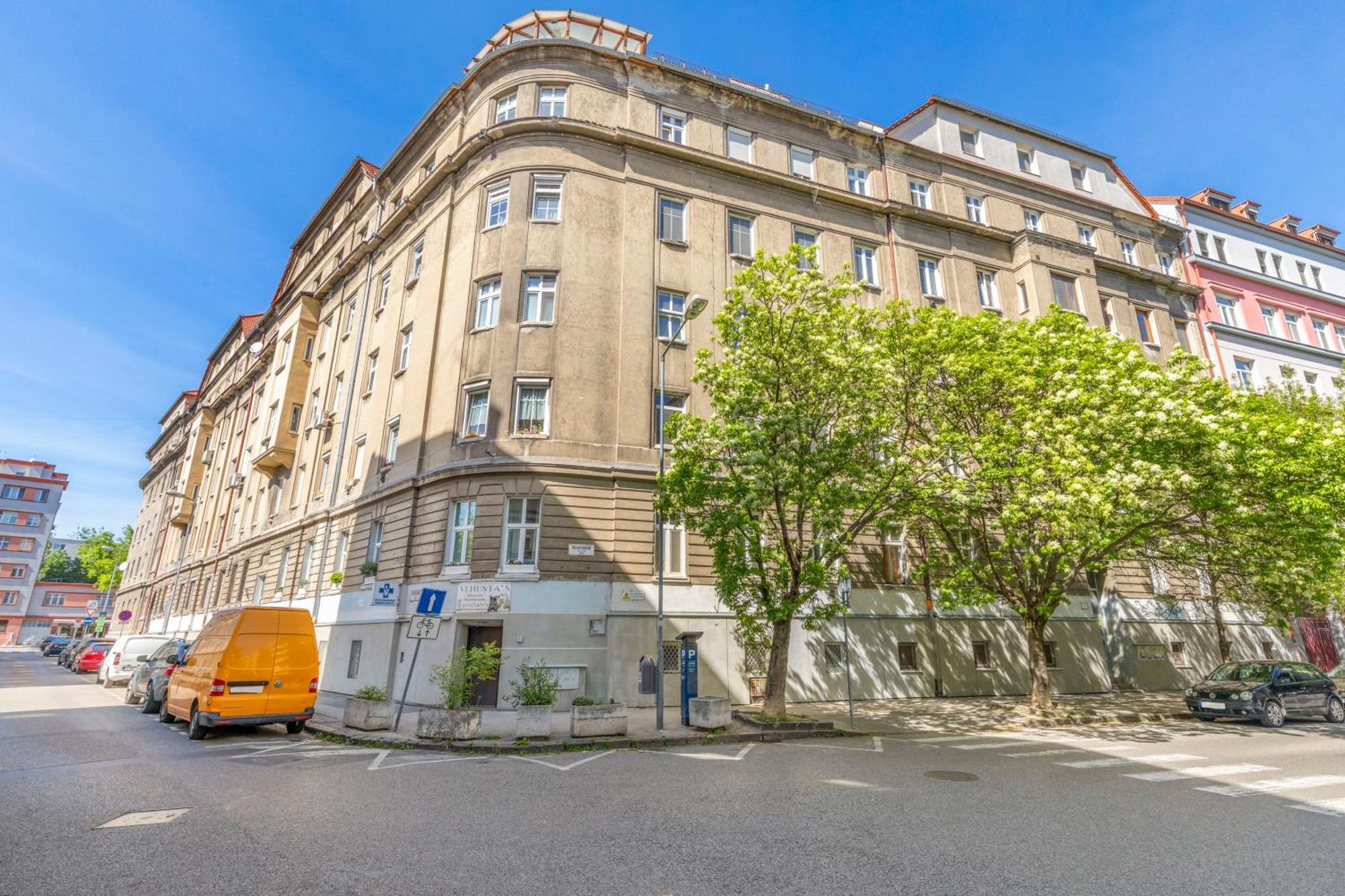 Lam Mockingbird - Terrace - Ac Apartment Bratislava Exterior photo